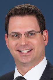 Headshot photo of Ian Roark.